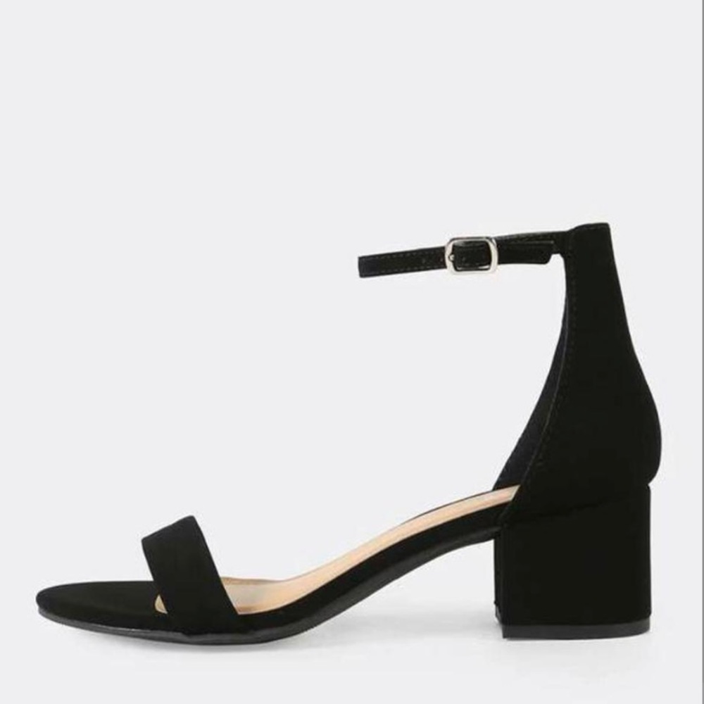Black strapped heels - size 7.5